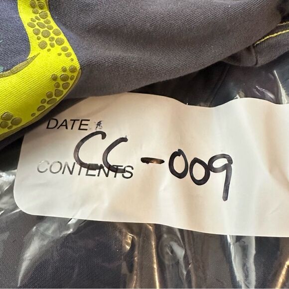 Tommy Bahama 4T Navy/Yellow Dragon Top - Picture 6 of 6